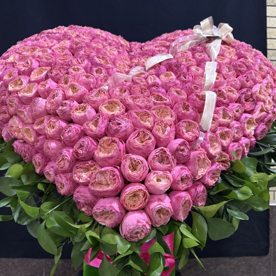 Velvet Box Roses